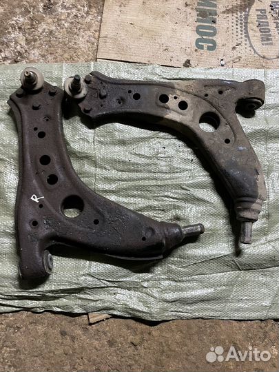 Рычаг передний Skoda Fabia 2001г