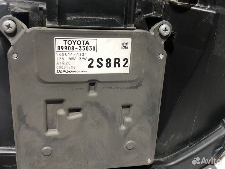 Фары Toyota Camry V70 с одной полосой