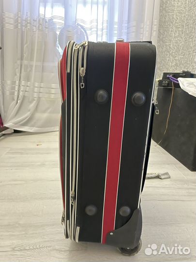 Чемодан на колесах большой