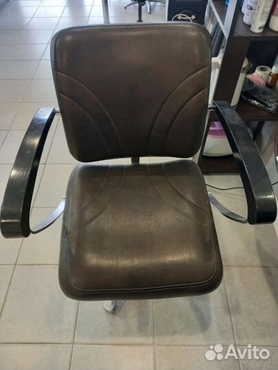 Зеркало 2шт,кресло 2 шт мойка 1 шт тележка