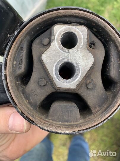 Опора, подушка двигателя киа рио