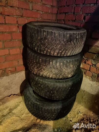 Michelin X-Ice North XIN2 215/50 R17
