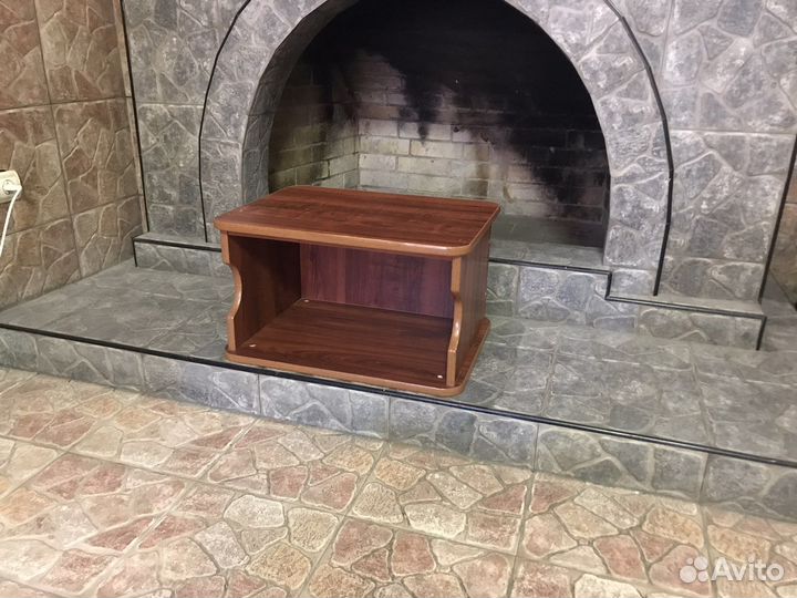 Тумба есть колесики