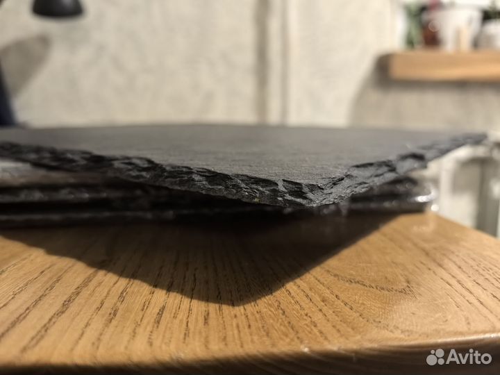 Сервировочная тарелка из сланцевого камня