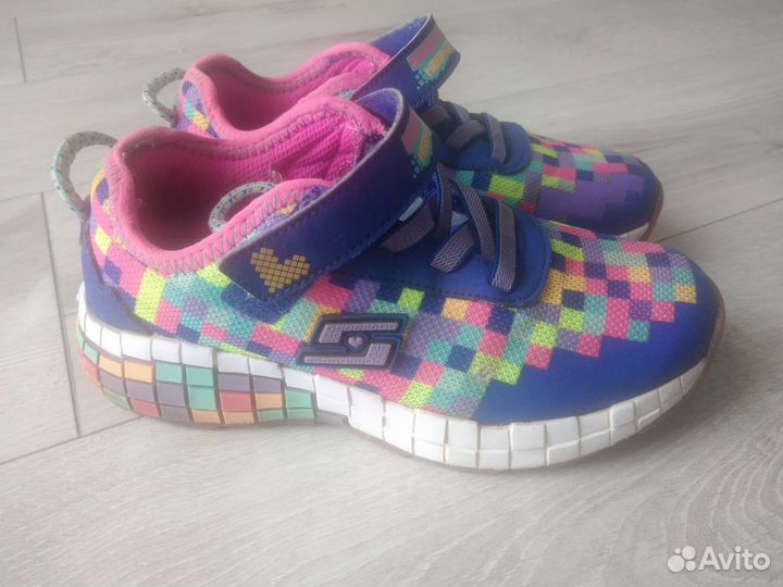Кроссовки для девочки skechers р. 32 б/у