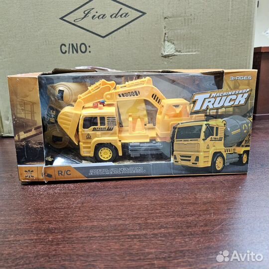 Машинка на пульте управления для ребенка