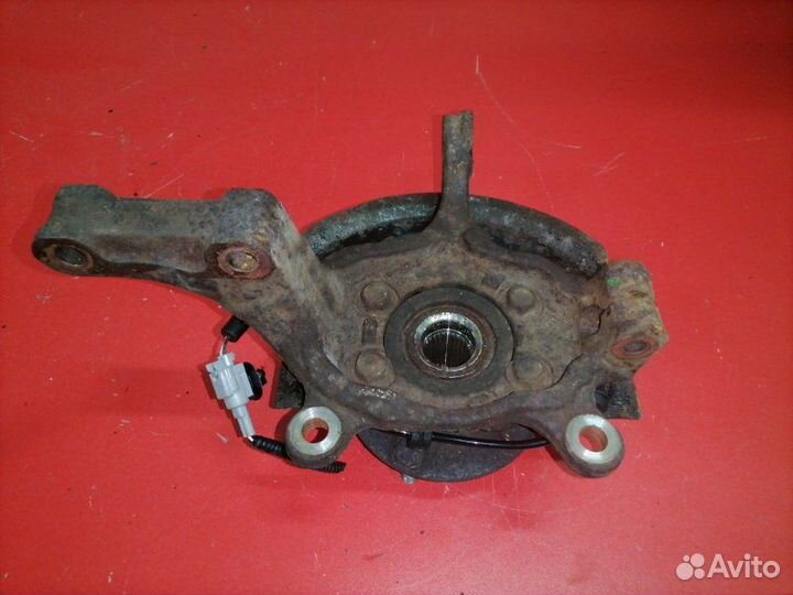 Поворотный кулак передний правый Nissan Qashqai