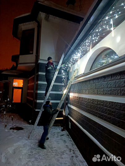 Монтаж гирлянд с новогодним оформлением