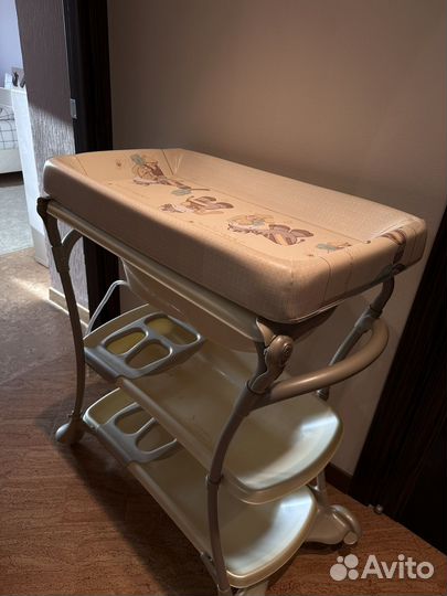 Ванночка с пеленальным столиком