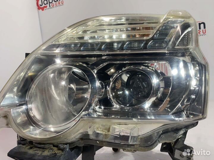 Фара галогеновая левая Nissan Xtrail NT31 MR20