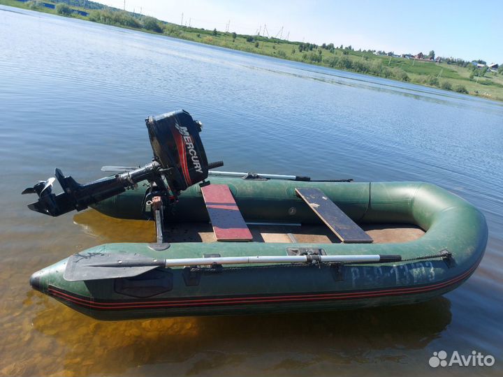 Продам лодку с мотором