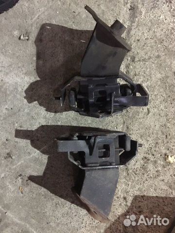 Подушка левая на двс 6g74 dohc на mitsubishi pajer