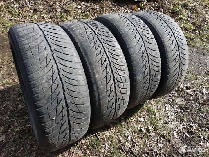 Gripmax Stature 235/45 R18