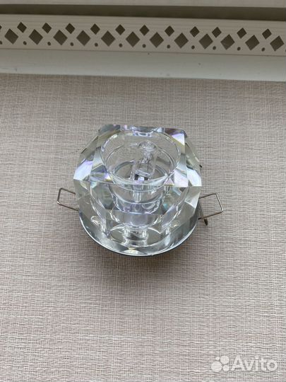 Светильник точечный