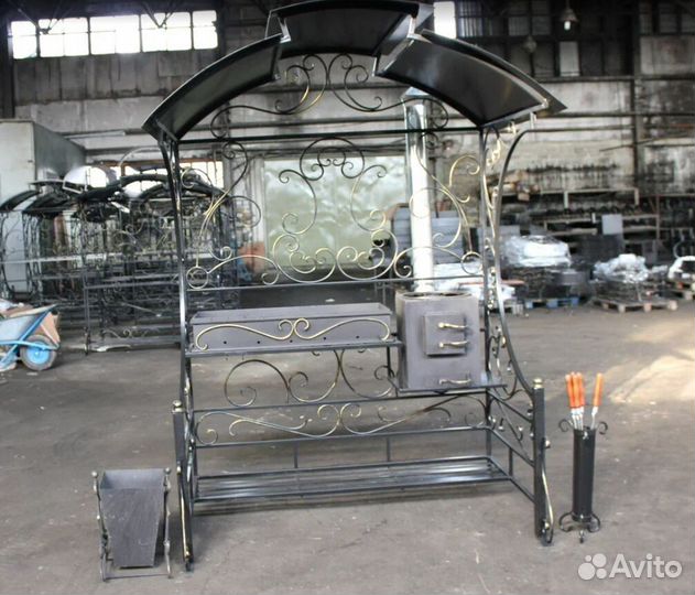 Мангал с крышей