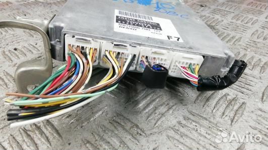 Блок управления двигателем toyota corolla verso 2