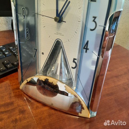 Часы rhyatm Япония светомузыкальные