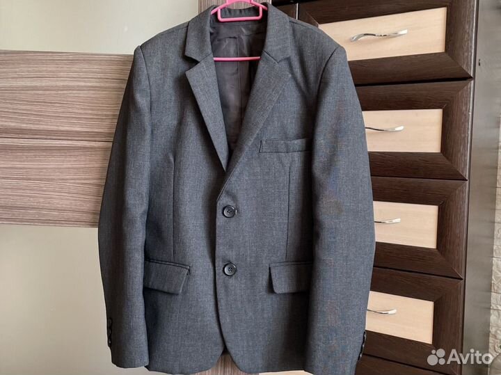 Школьный костюм для мальчика 134 серый