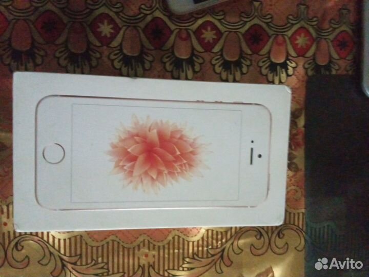 iPhone SE, 32 ГБ