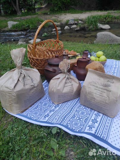 Мука на каменных жерновах цельнозерновая пшеничная