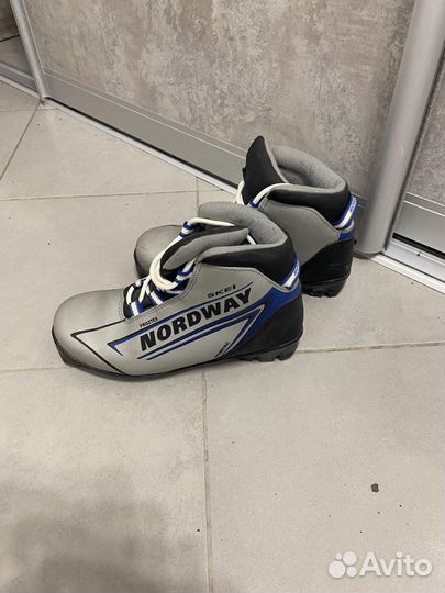 Лыжные ботинки