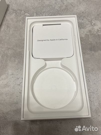 Коробка от iPhone SE 2020