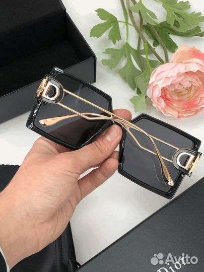 Солнцезащитные очки женские Dior