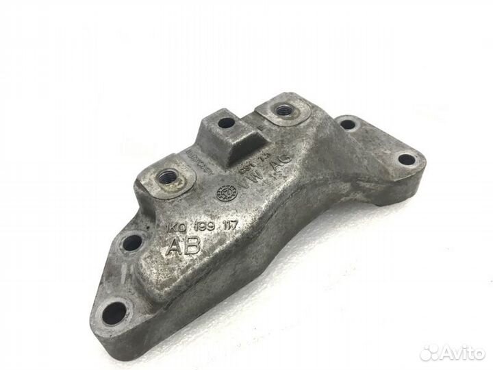 Кронштейн АКПП Skoda Octavia 1.6 cwva 2018