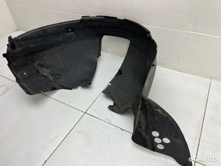 Подкрылок передний правый Volkswagen Multivan 2011