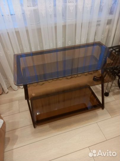 Стеклянная тумба