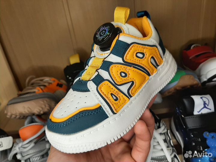 Кроссовки детские