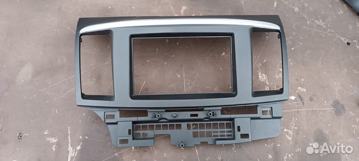 Рамка магнитолы Митсубиси Лансер 10