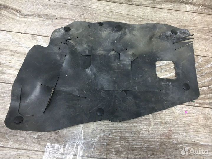 Пыльник фары Toyota Mark II X110 (2000—2007)