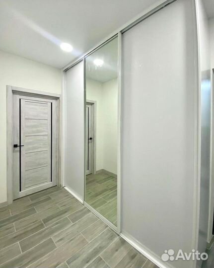 Современный шкаф купе