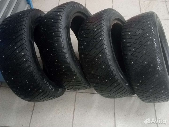 Goodyear Ultragrip Ice Arctic 205/55 R16