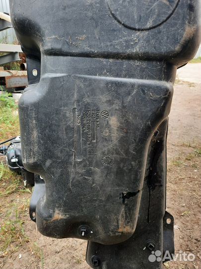 Топливный бак Skoda 5Q0201021JR / 5Q0201085F