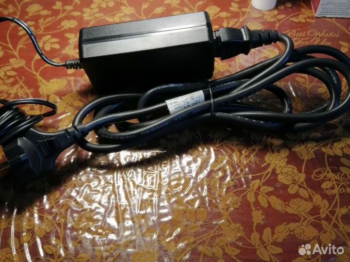 Зарядное устройство Delta Electronics eadp-18CB