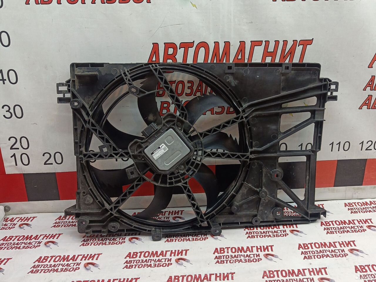 Вентилятор охлаждения двигателя Тойота Рав 4 50