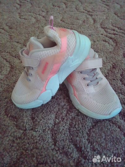 Кроссовки для девочки