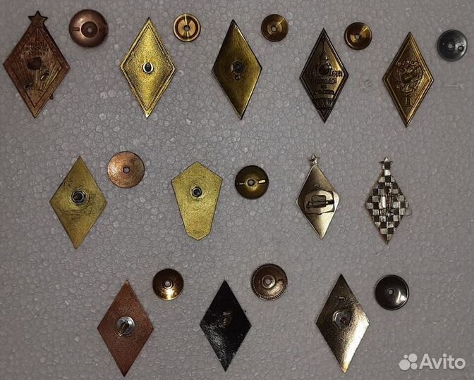 Знаки и ромбы вузов