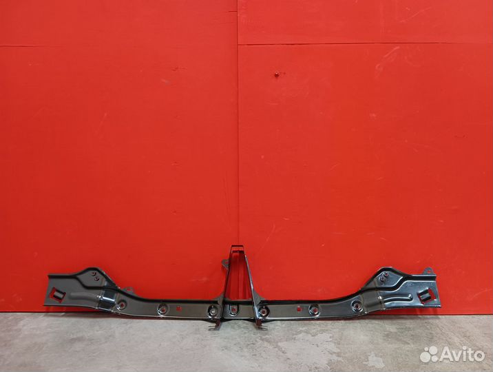 Усилитель бампера переднего Mitsubishi Pajero 4