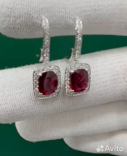 Серьги с рубинами по 2 кт., негрытые, Мозамбик