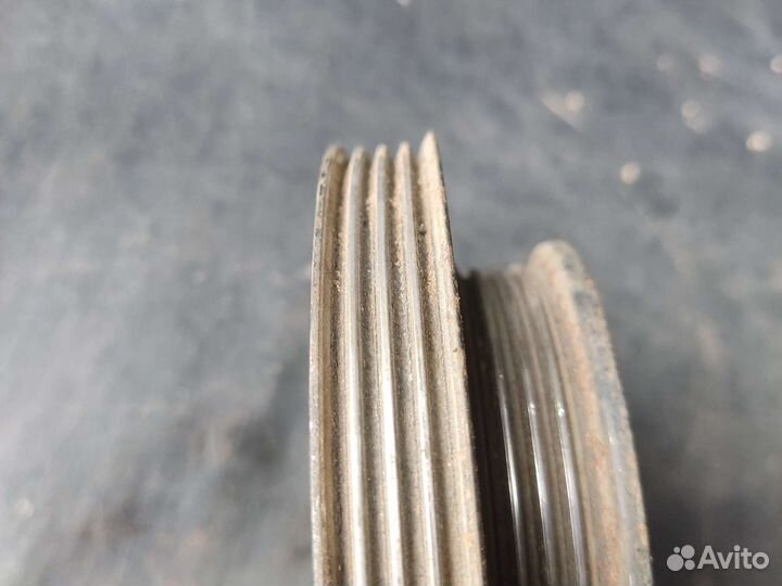 Шкив помпы Mitsubishi Libero 4g13