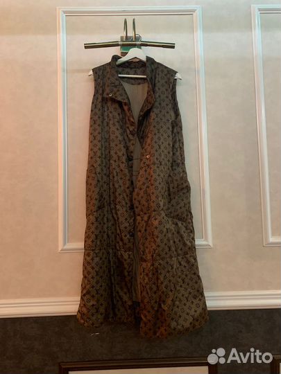 Стильная удлиненная длинная безрукавка 48-50-52