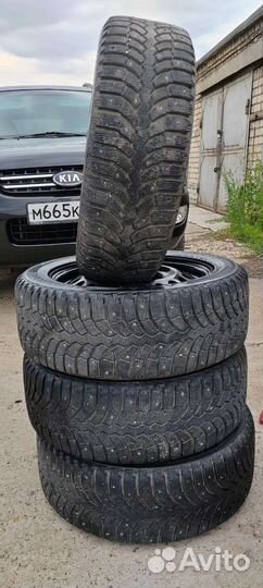 Bridgestone Blizzak Spike-01 205/55 R16