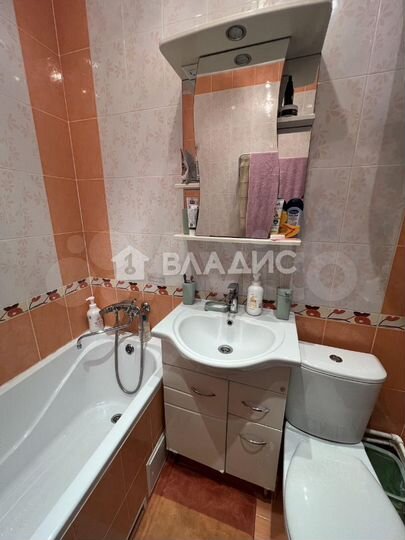 3-к. квартира, 56 м², 1/4 эт.