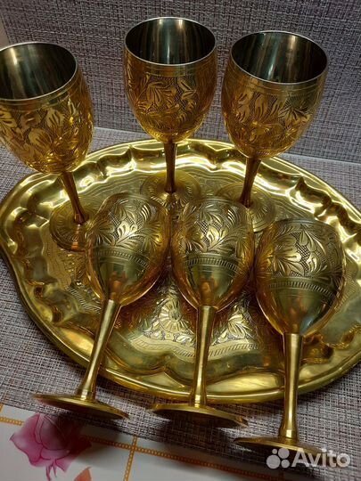 Набор металлических бокалов для вина с подносом