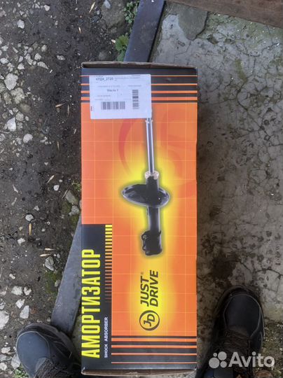 Задняя правая стойка hyundai accent