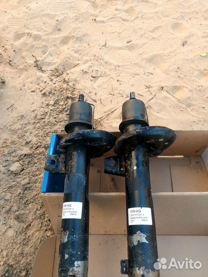Амортизаторы передние и задние пассат б6