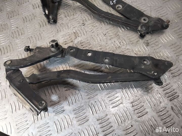 Петли багажника Audi A8 D3